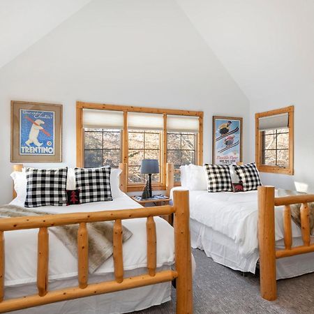 The Lodge, 'North Woods' Style, Boutique Galena Getaway! Екстериор снимка